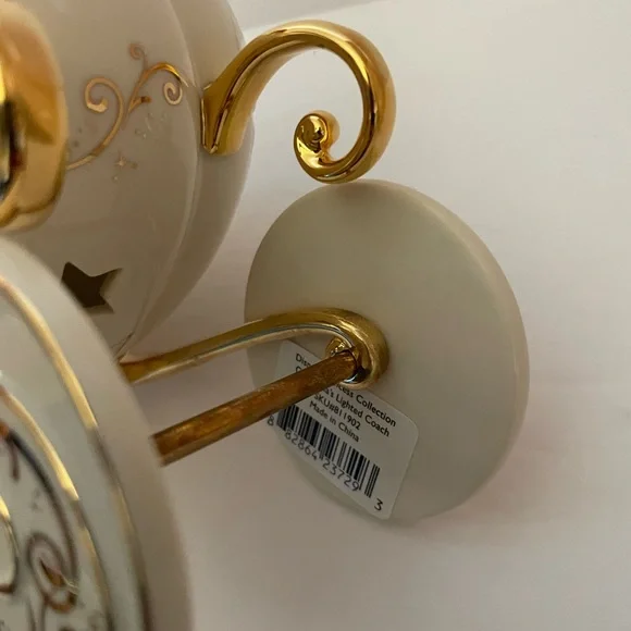 Lenox Cinderella's Lighted Coach Disney Princess Sculpted Pumpkin Gold Trim New - Picture 5 of 10